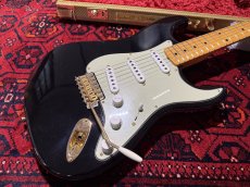 画像2: Fender Custom Shop Limited Edition '54 Stratocaster - Handwound PU's / Black Gold Hard Ware (2)