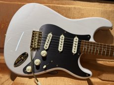 画像1: Fender Custom Shop American Custom Stratocaster NOS - Handwound PU's / Aged White Blonde (1)