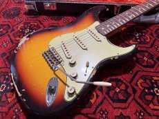 画像2: Fender Custom Shop Michael Landau Signature 1968 Relic Stratocaster - Handwound PU's / Bleached 3-Color Sunburst (2)