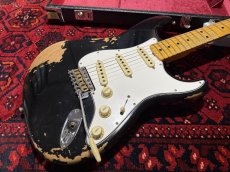 画像2: Fender Custom Shop '69 Stratocaster Heavy Relic - Handwound PU's / Black (2)